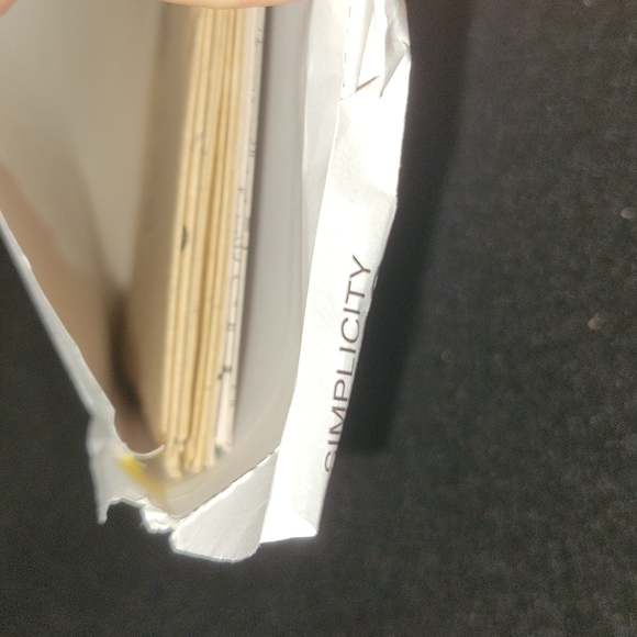 Simplicity: Sewing Pattern Uncut 3809 - Picture 3 of 3